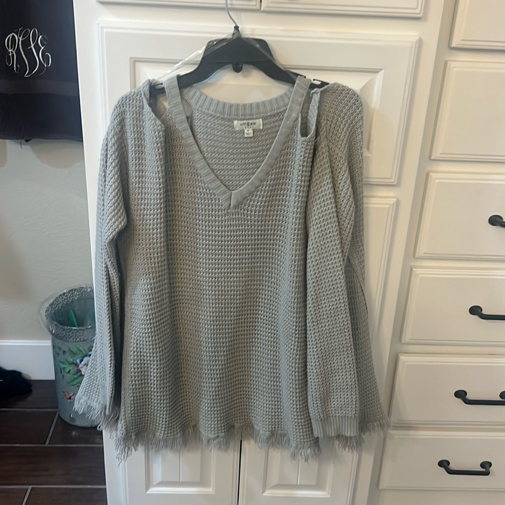 Umgee neutral sweater top. Longer body style peep shoulder detail